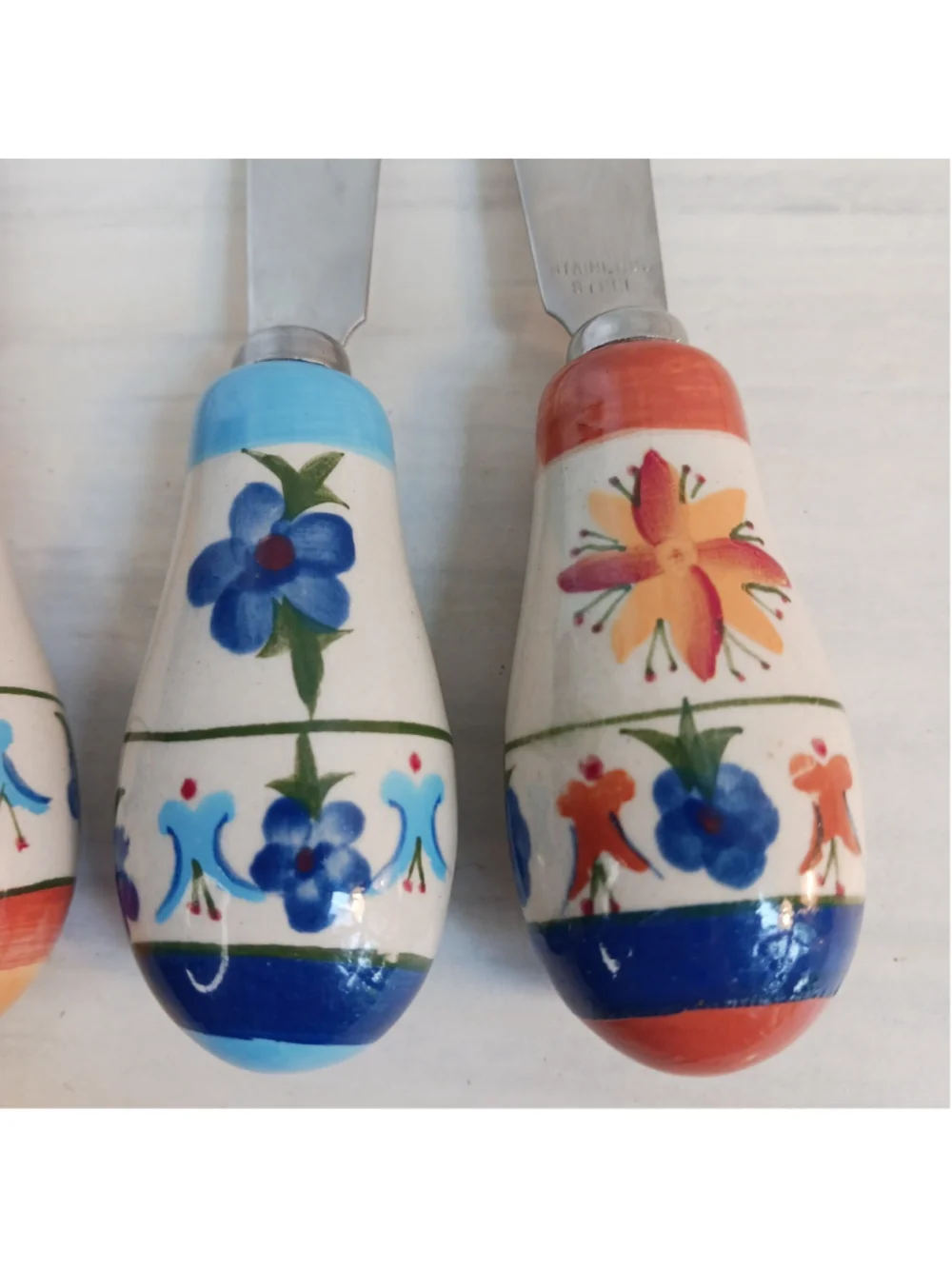 4 Charcuterie Ceramic Handled Hand-painted Cheese Spreader Knives Appetizer Vtg